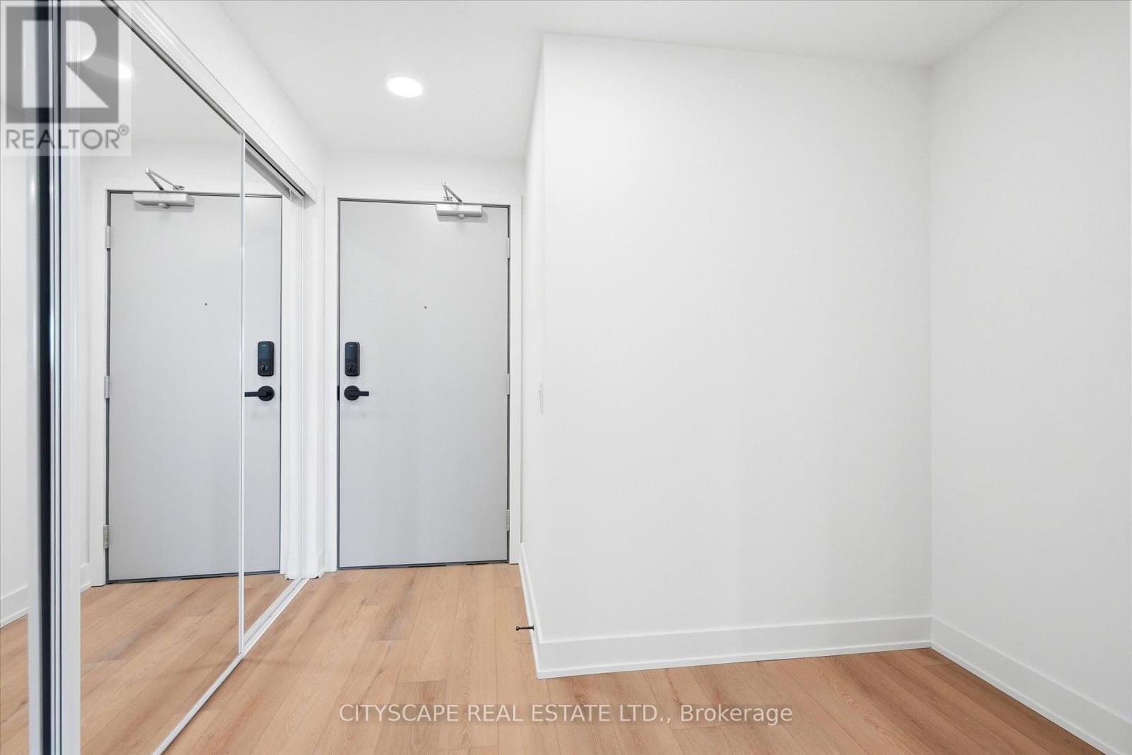 901 - 758 Dovercourt Road, Toronto, Ontario  M6H 0G7 - Photo 3 - W12954858