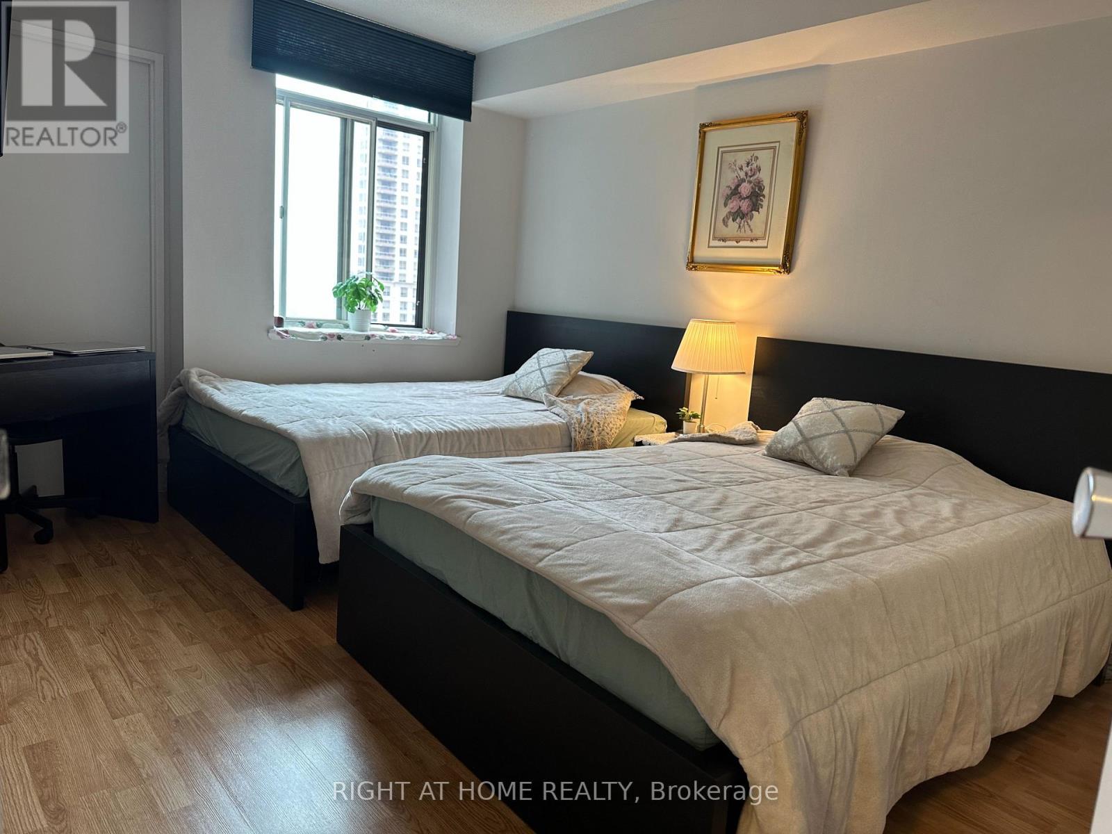 1406 - 300 Webb Drive, Mississauga, Ontario  L5B 3W3 - Photo 19 - W12954874