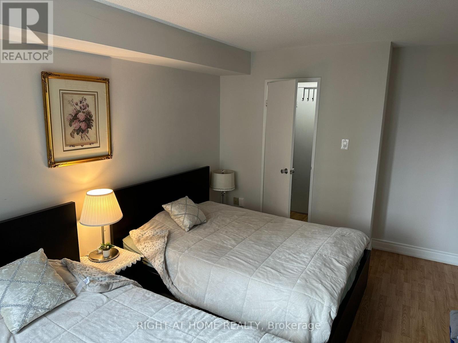 1406 - 300 Webb Drive, Mississauga, Ontario  L5B 3W3 - Photo 21 - W12954874