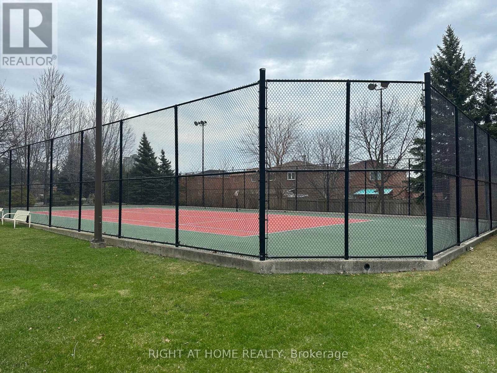 1406 - 300 Webb Drive, Mississauga, Ontario  L5B 3W3 - Photo 24 - W12954874