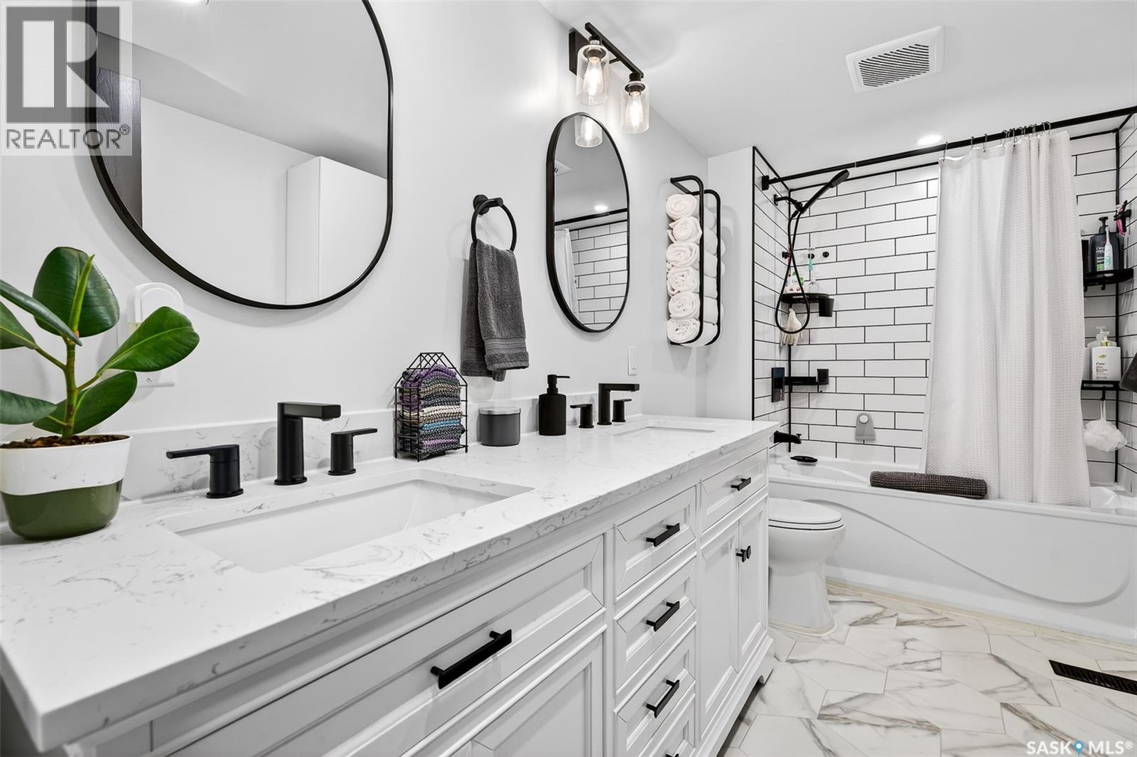 1365 Prince Crescent, Moose Jaw, Saskatchewan  S6H 6E6 - Photo 27 - SK032027