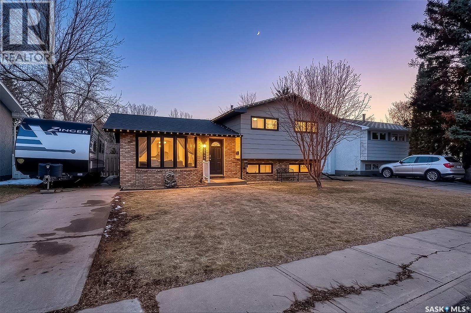 1365 Prince Crescent, Moose Jaw, Saskatchewan  S6H 6E6 - Photo 39 - SK032027