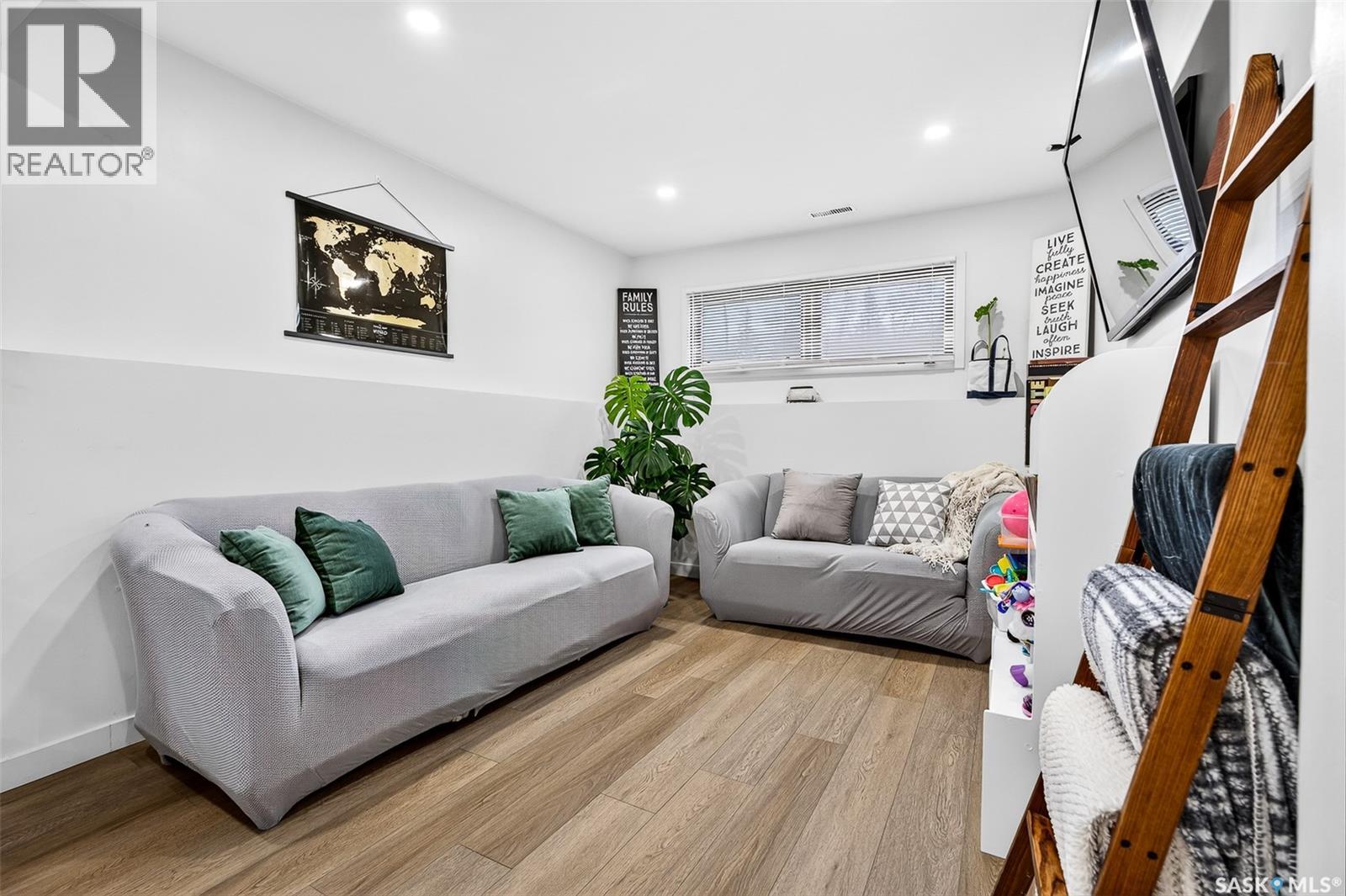 1365 Prince Crescent, Moose Jaw, Saskatchewan  S6H 6E6 - Photo 45 - SK032027