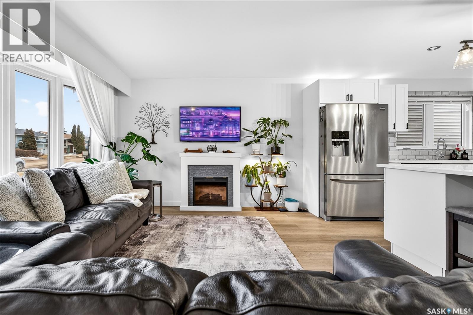 1365 Prince Crescent, Moose Jaw, Saskatchewan  S6H 6E6 - Photo 6 - SK032027