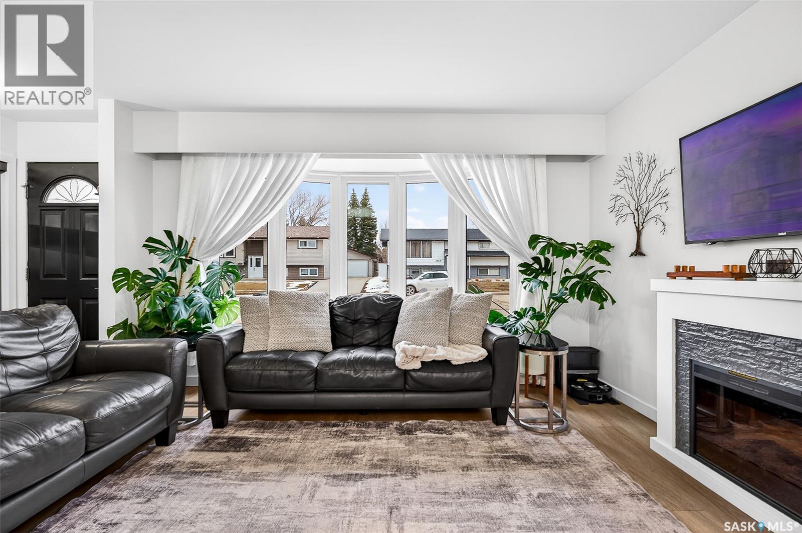 1365 Prince Crescent, Moose Jaw, Saskatchewan  S6H 6E6 - Photo 8 - SK032027