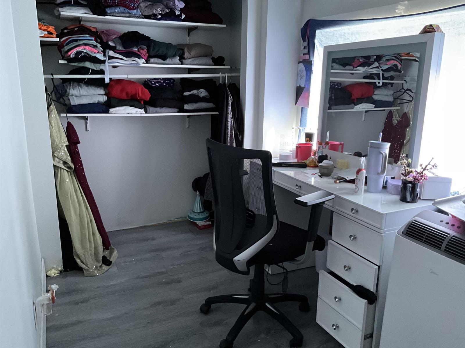 2987 184 Street, Surrey, British Columbia  V3Z 9V2 - Photo 9 - R3099258