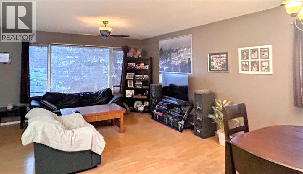 6102 54 Avenue, Camrose, Alberta  T4V 4H1 - Photo 2 - A2298680