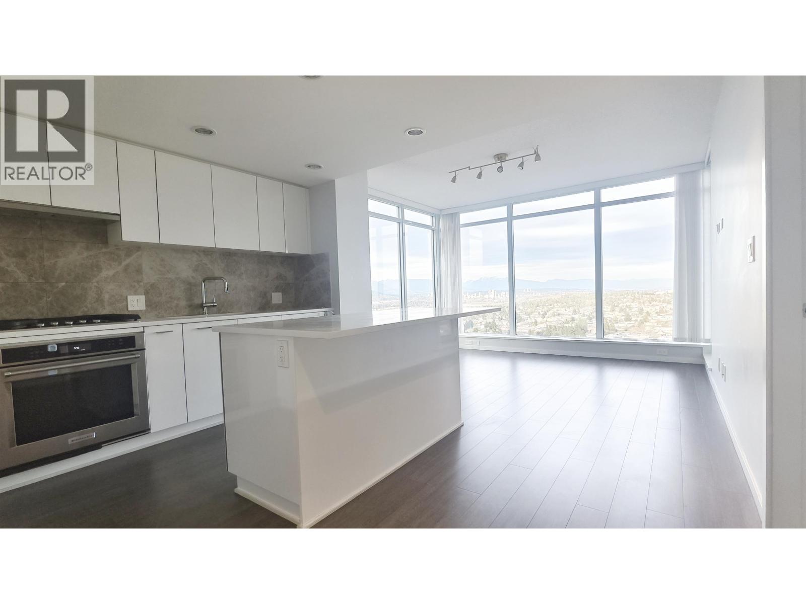 2906 6700 Dunblane Avenue, Vancouver, British Columbia  V5H 0J3 - Photo 2 - R3106701