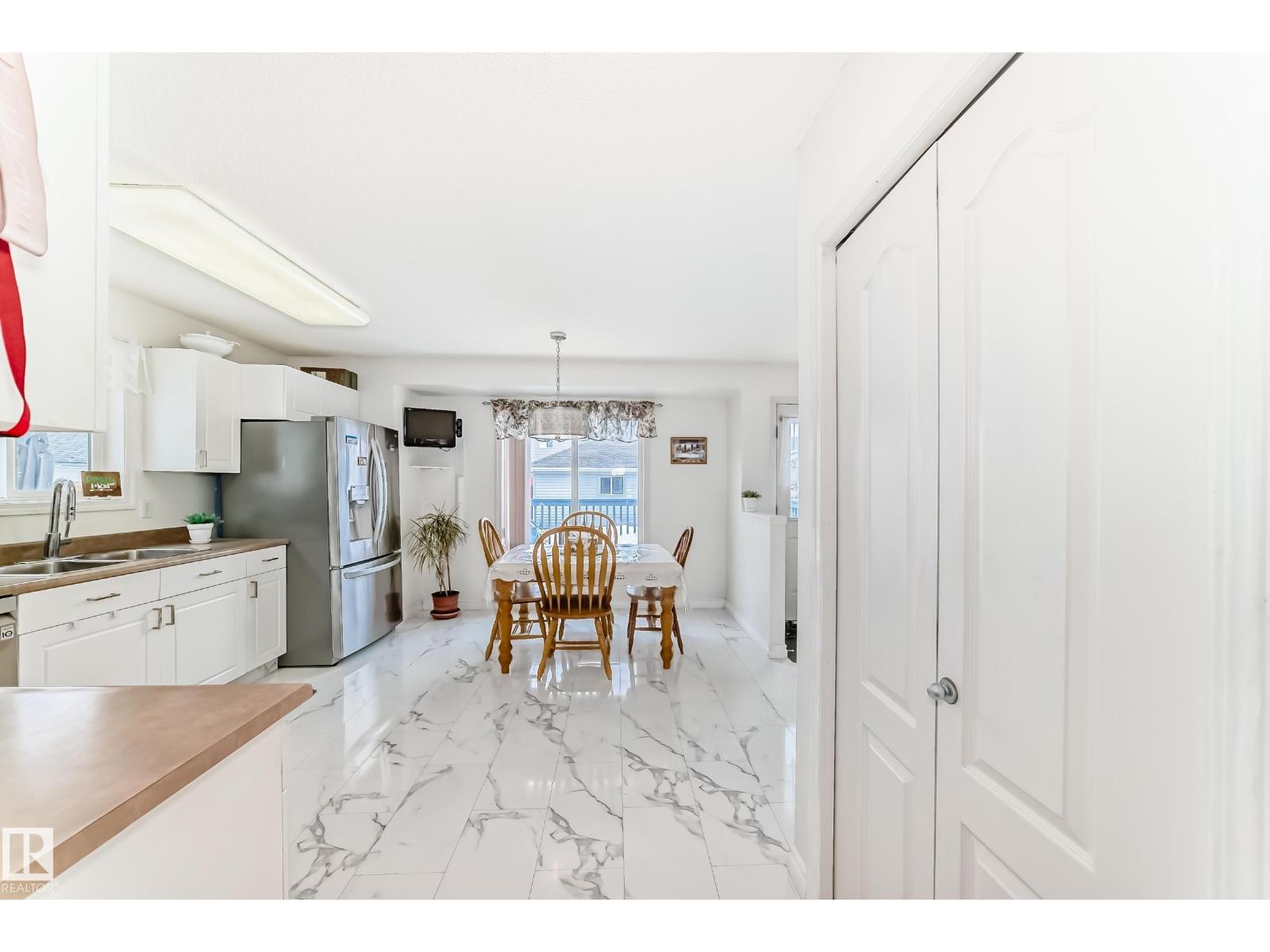 17231 88 St Nw Nw, Edmonton, Alberta  T5Z 3R4 - Photo 4 - E4479958