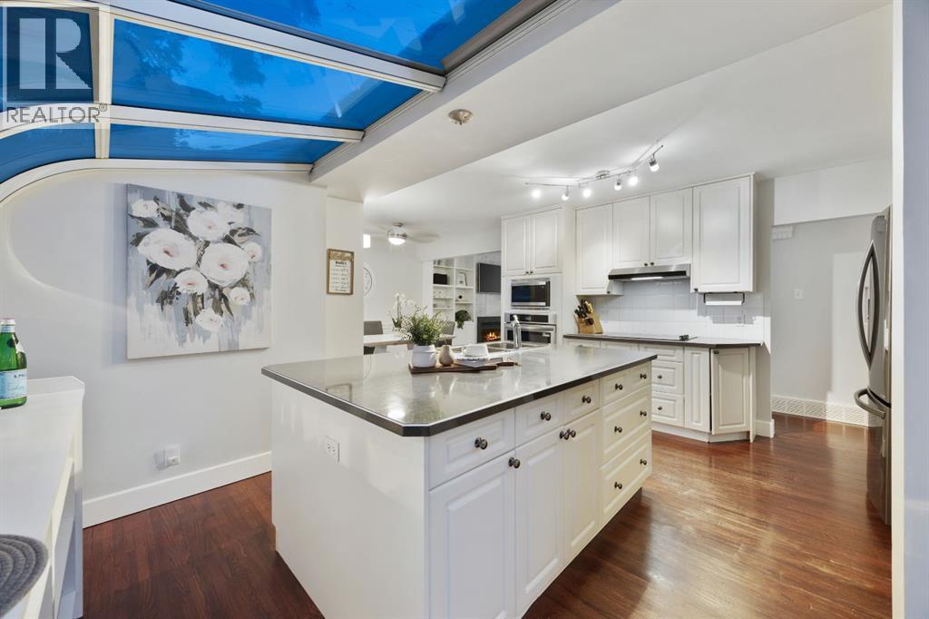 35 Grafton Drive Sw, Calgary, Alberta  T3E 4W1 - Photo 10 - A2298690