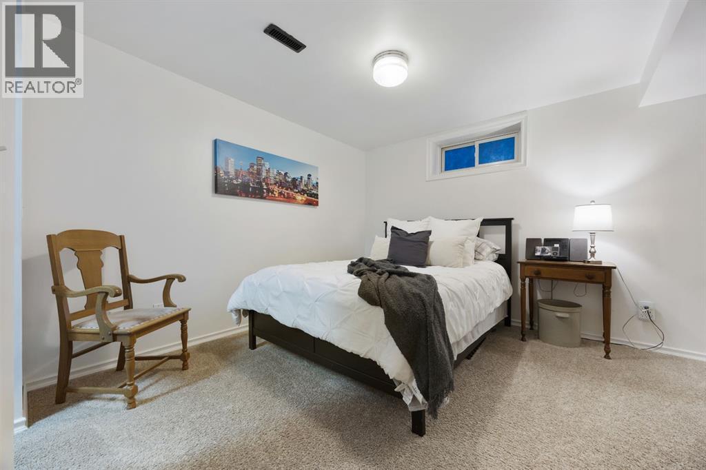 35 Grafton Drive Sw, Calgary, Alberta  T3E 4W1 - Photo 23 - A2298690