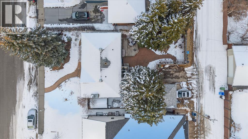 35 Grafton Drive Sw, Calgary, Alberta  T3E 4W1 - Photo 30 - A2298690