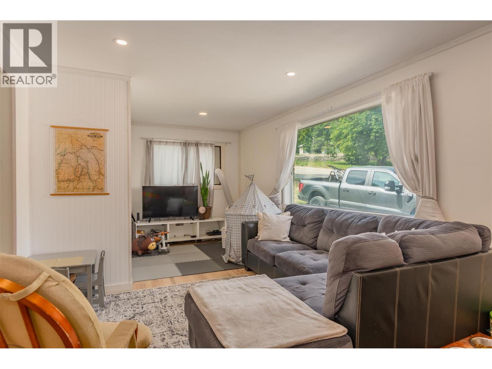 1953 PLEWMAN Way, Rossland, British Columbia