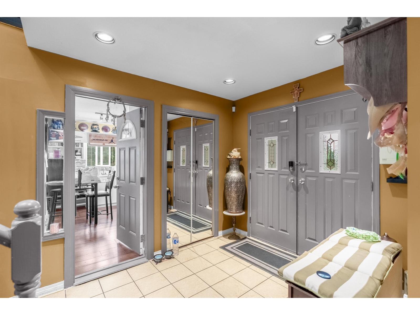 14075 110a Avenue, Surrey, British Columbia  V3R 2B2 - Photo 3 - R3106363