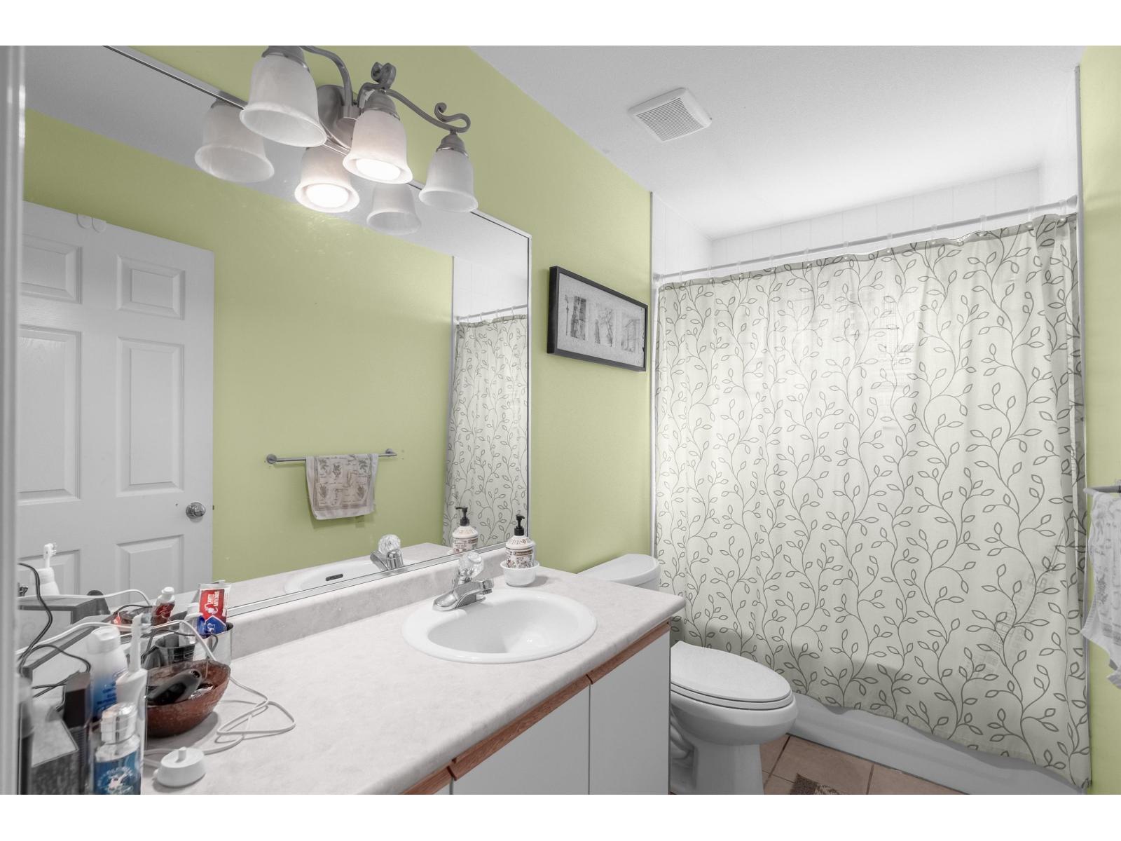 14075 110a Avenue, Surrey, British Columbia  V3R 2B2 - Photo 11 - R3106363