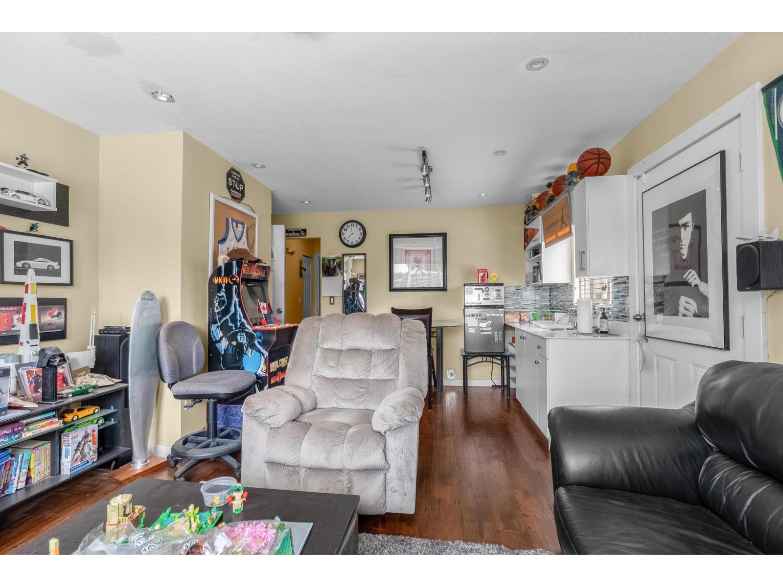 14075 110a Avenue, Surrey, British Columbia  V3R 2B2 - Photo 10 - R3106363