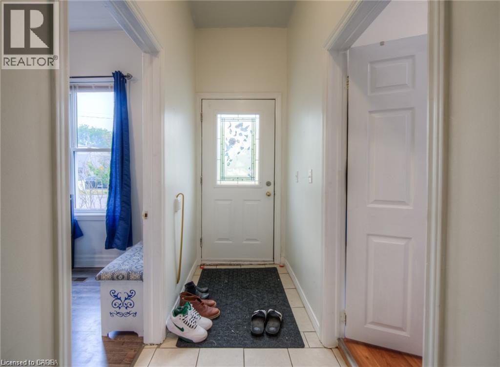 10 Bruce Street, Brantford, Ontario  N3R 1E2 - Photo 4 - 40816912