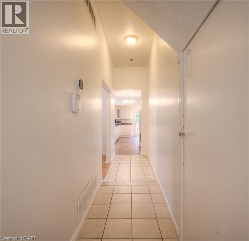 10 Bruce Street, Brantford, Ontario  N3R 1E2 - Photo 7 - 40816912