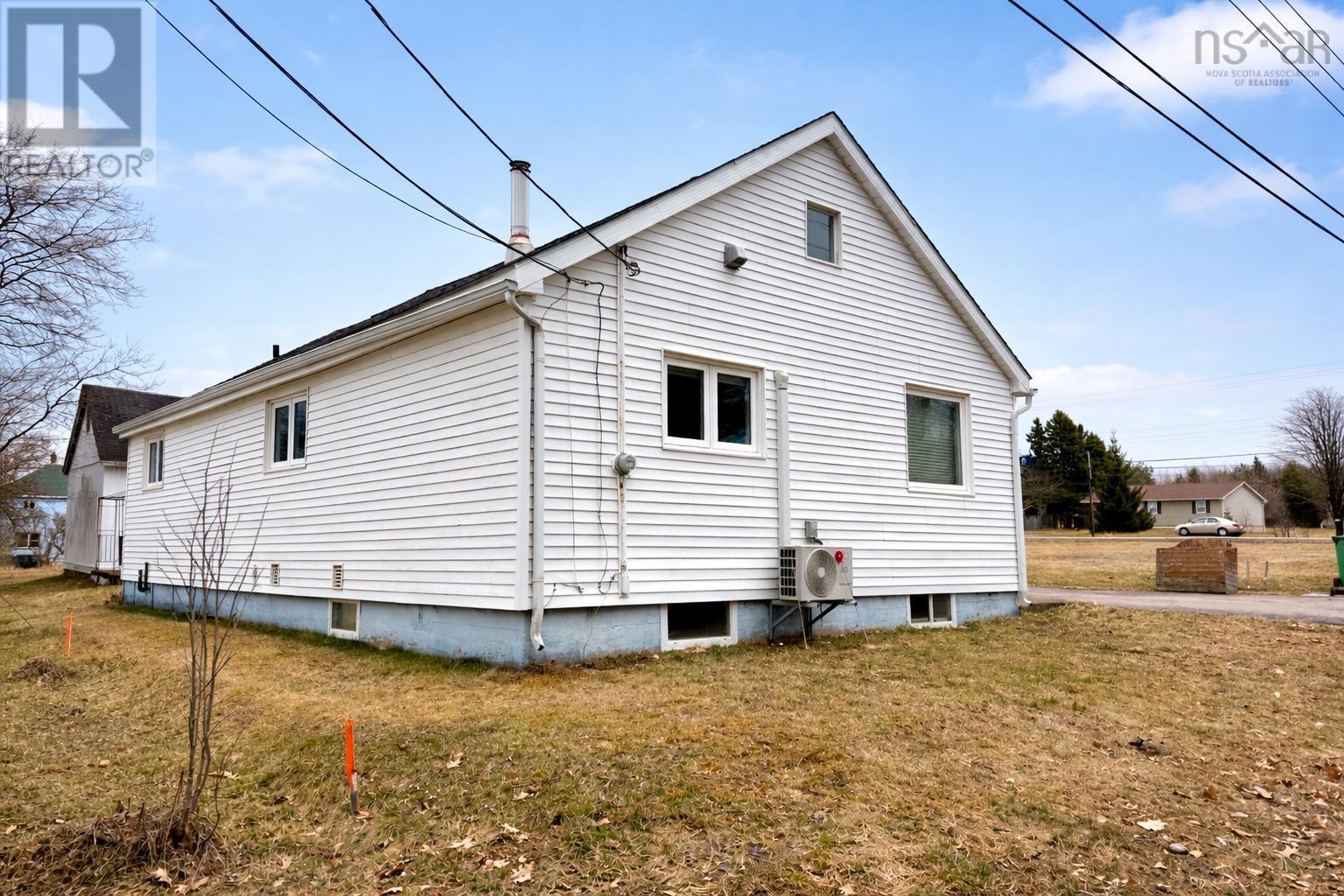 8 Standish Street, West Amherst, Nova Scotia  B4H 3Y4 - Photo 2 - 202606204