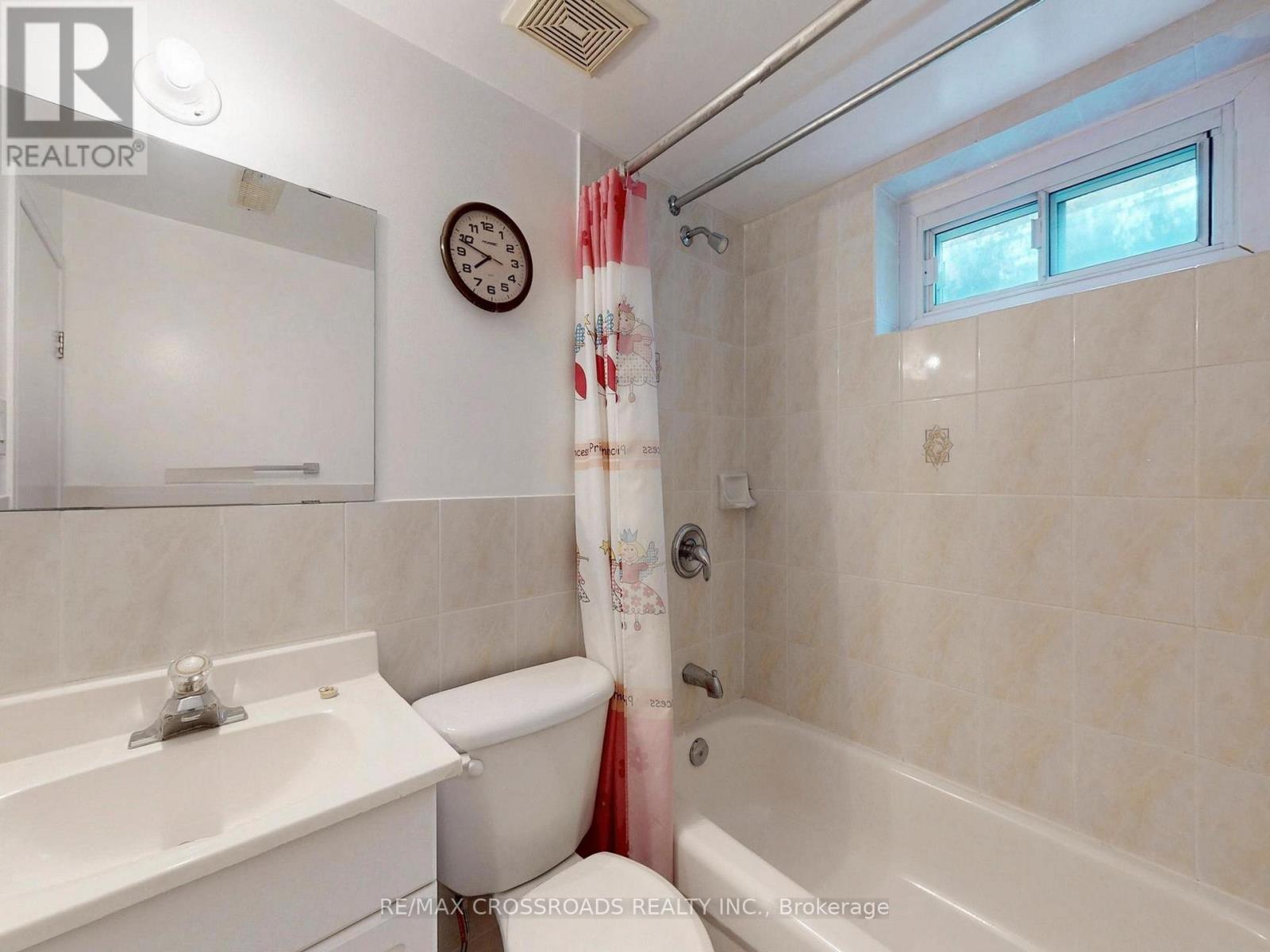 17 Ferbane Place, Toronto, Ontario  M2J 1Y7 - Photo 19 - C12954908