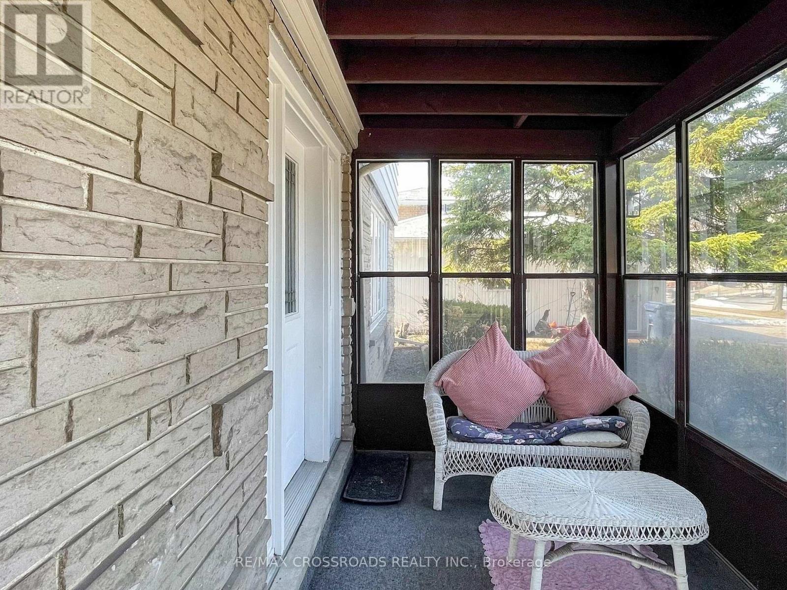 17 Ferbane Place, Toronto, Ontario  M2J 1Y7 - Photo 2 - C12954908