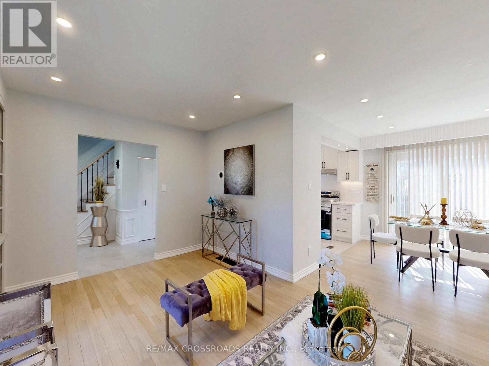 17 Ferbane Place, Toronto, Ontario  M2J 1Y7 - Photo 8 - C12954908