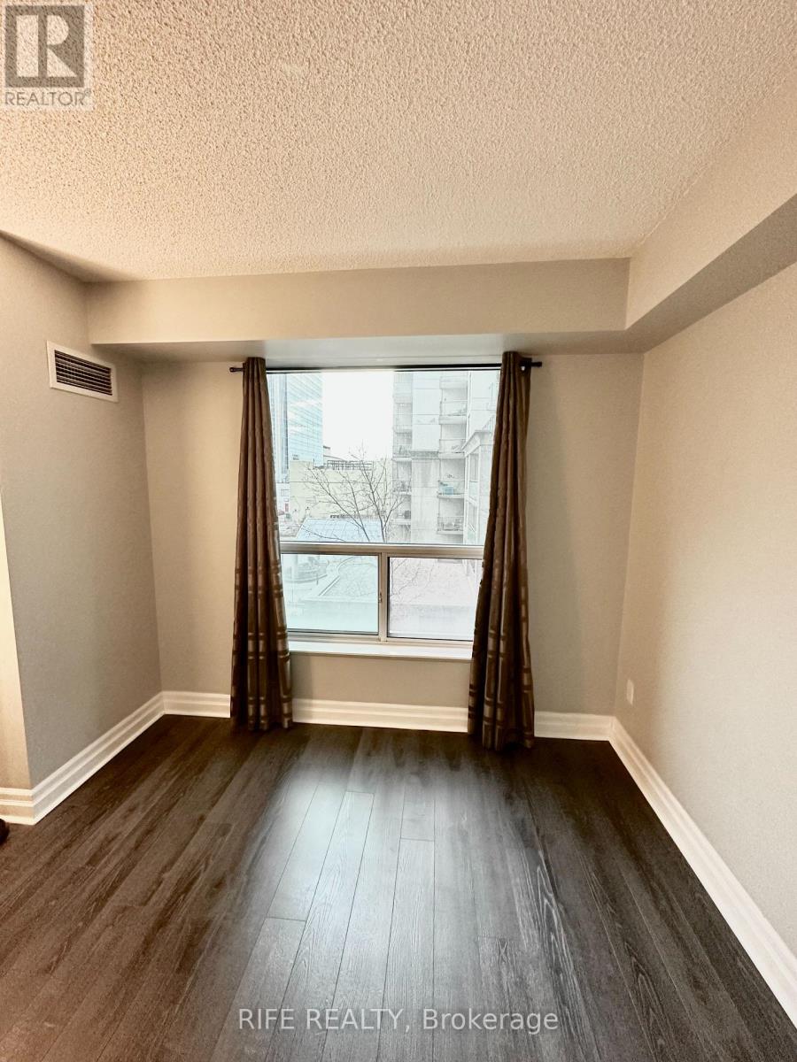 401 - 188 Doris Avenue, Toronto, Ontario  M2N 6Z5 - Photo 4 - C12954926