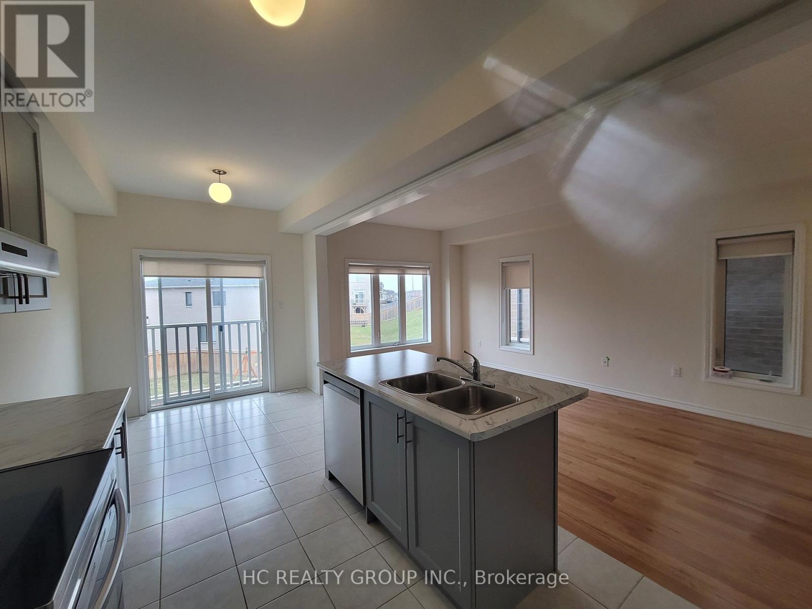 1135 Azalea Avenue, Pickering, Ontario  L1X 0M5 - Photo 6 - E12954898