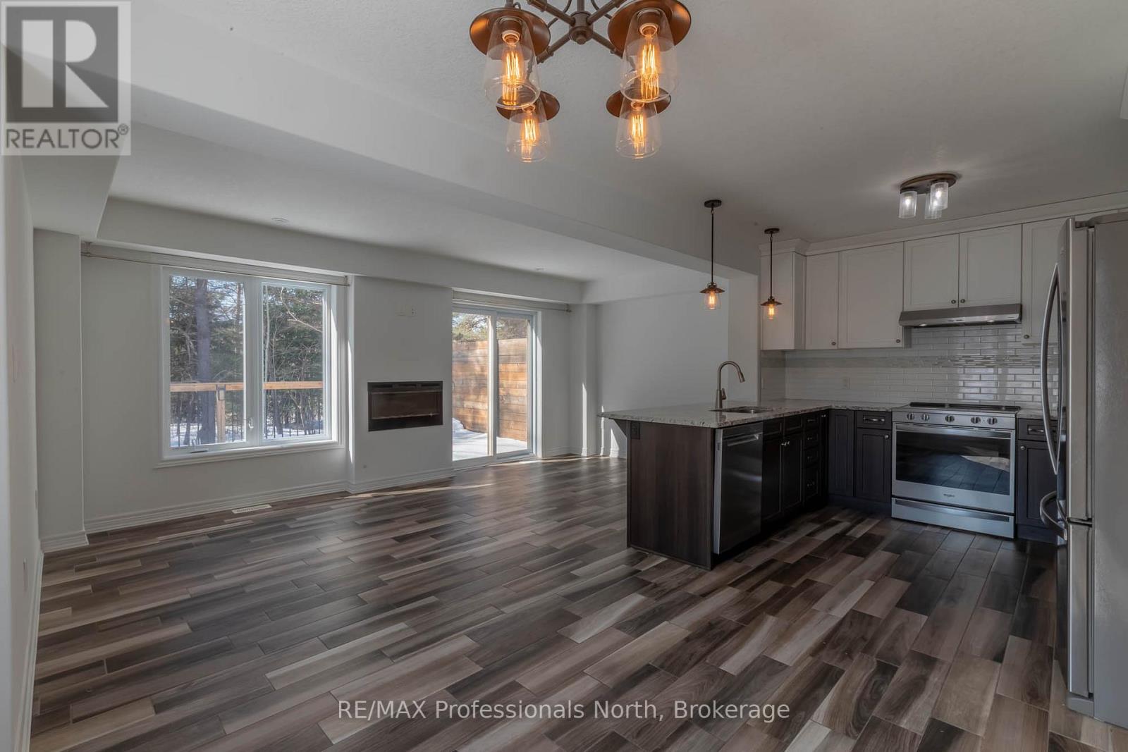 13 Brookside Crossing, Huntsville, Ontario  P1H 1C9 - Photo 7 - X12849626