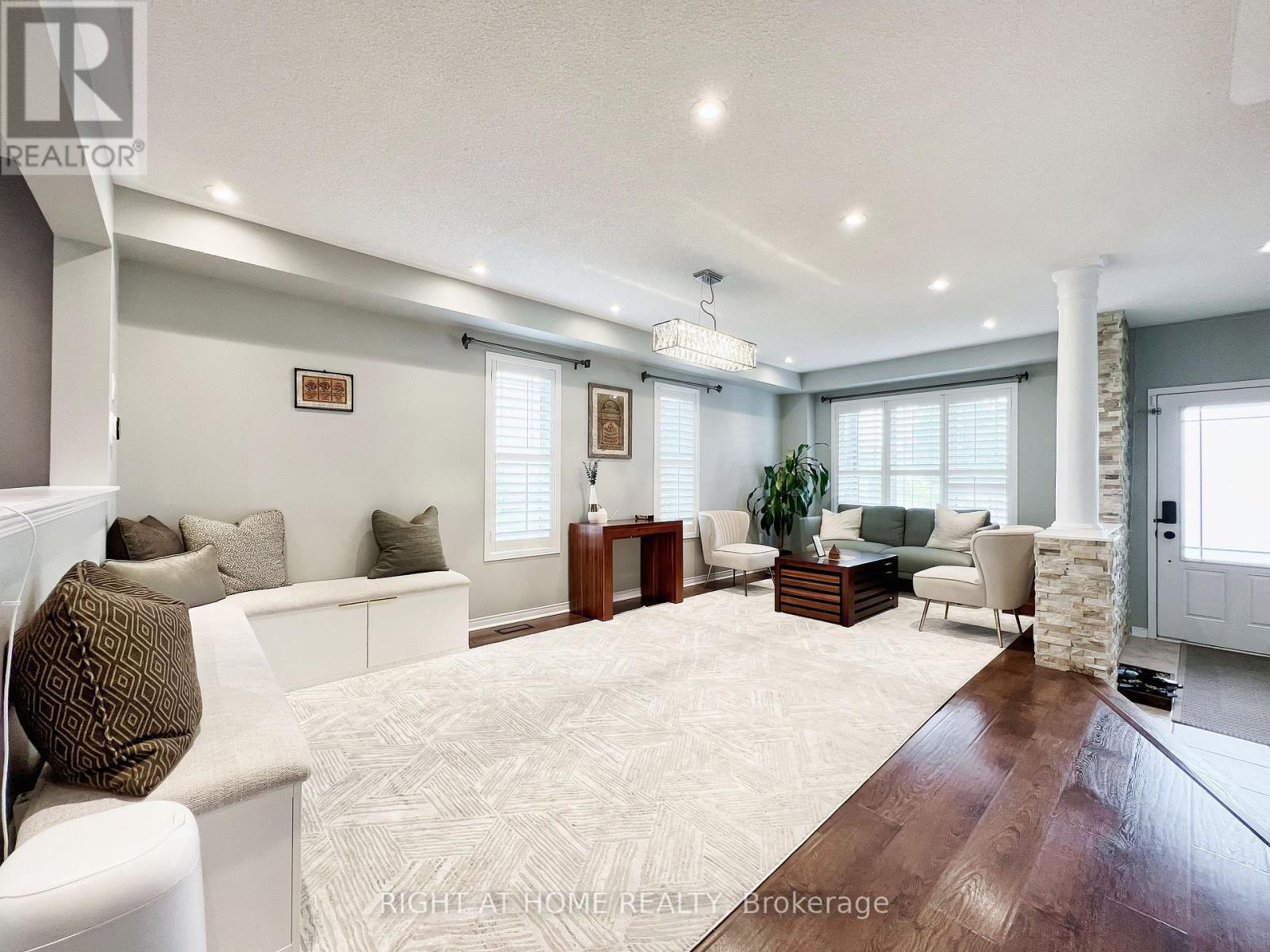 343 Miller Park Avenue, Bradford West Gwillimbury, Ontario  L3Z 0B9 - Photo 11 - N12954910