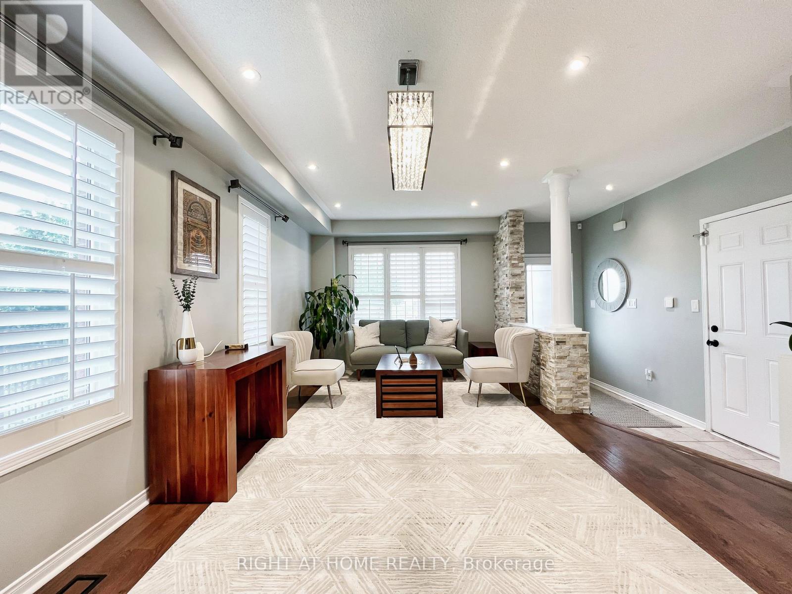 343 Miller Park Avenue, Bradford West Gwillimbury, Ontario  L3Z 0B9 - Photo 12 - N12954910