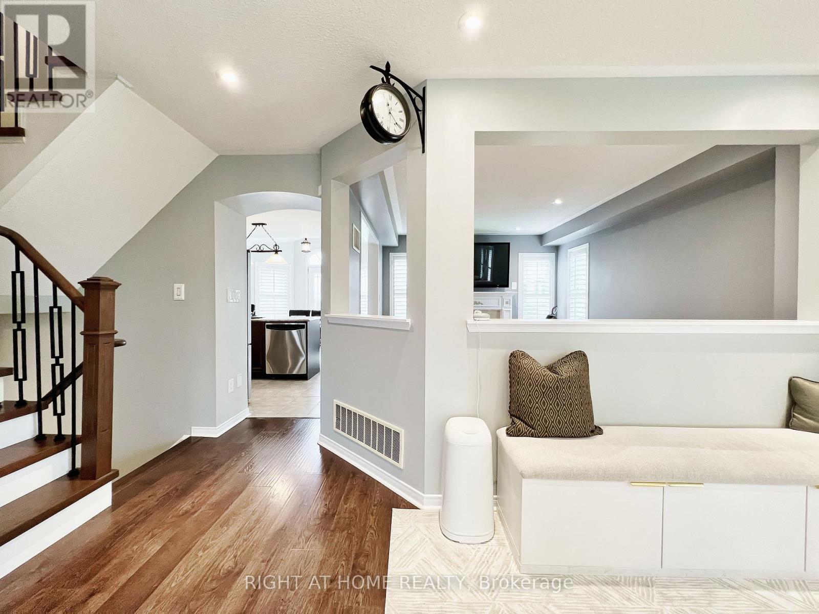 343 Miller Park Avenue, Bradford West Gwillimbury, Ontario  L3Z 0B9 - Photo 15 - N12954910