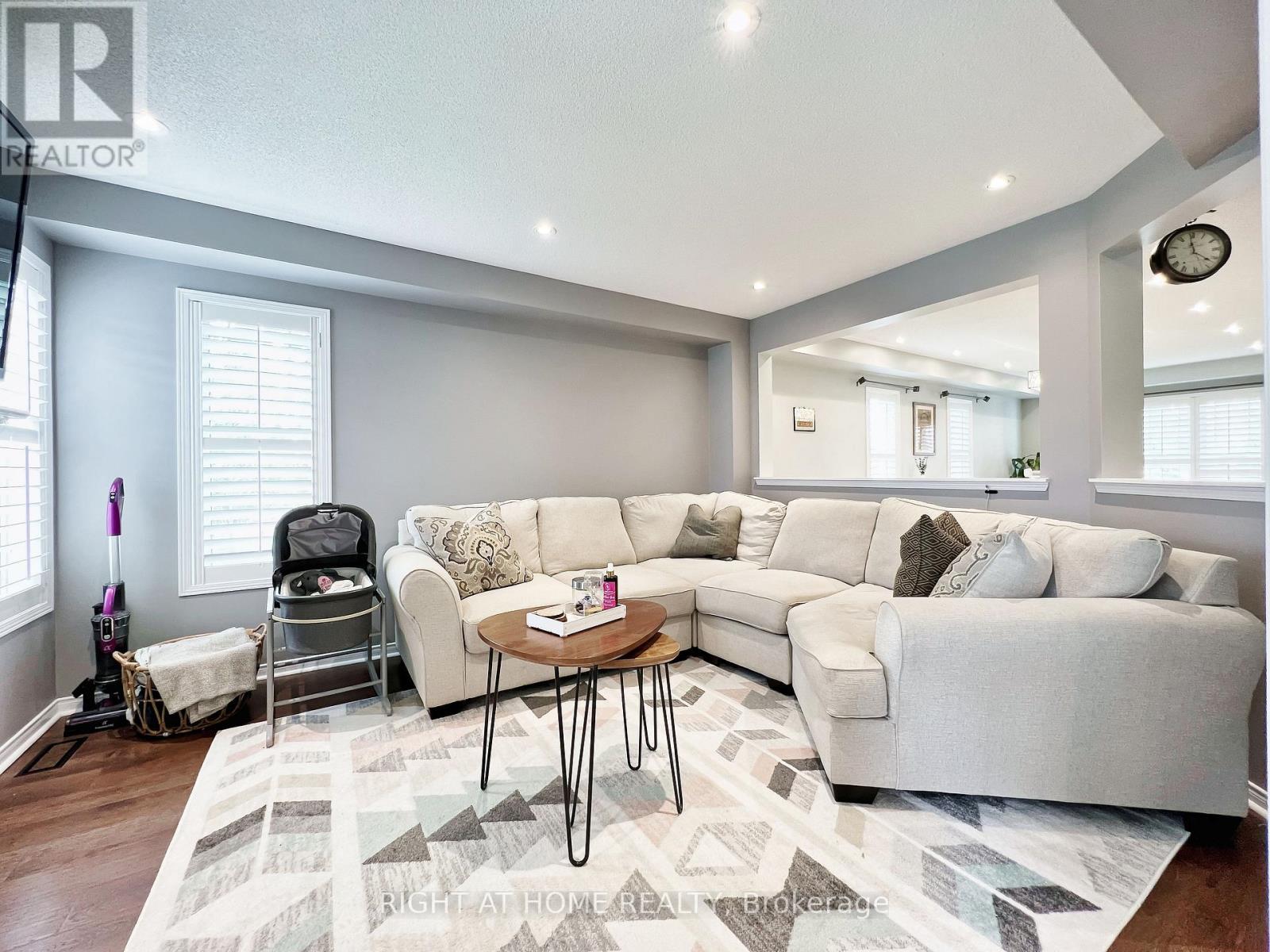 343 Miller Park Avenue, Bradford West Gwillimbury, Ontario  L3Z 0B9 - Photo 18 - N12954910