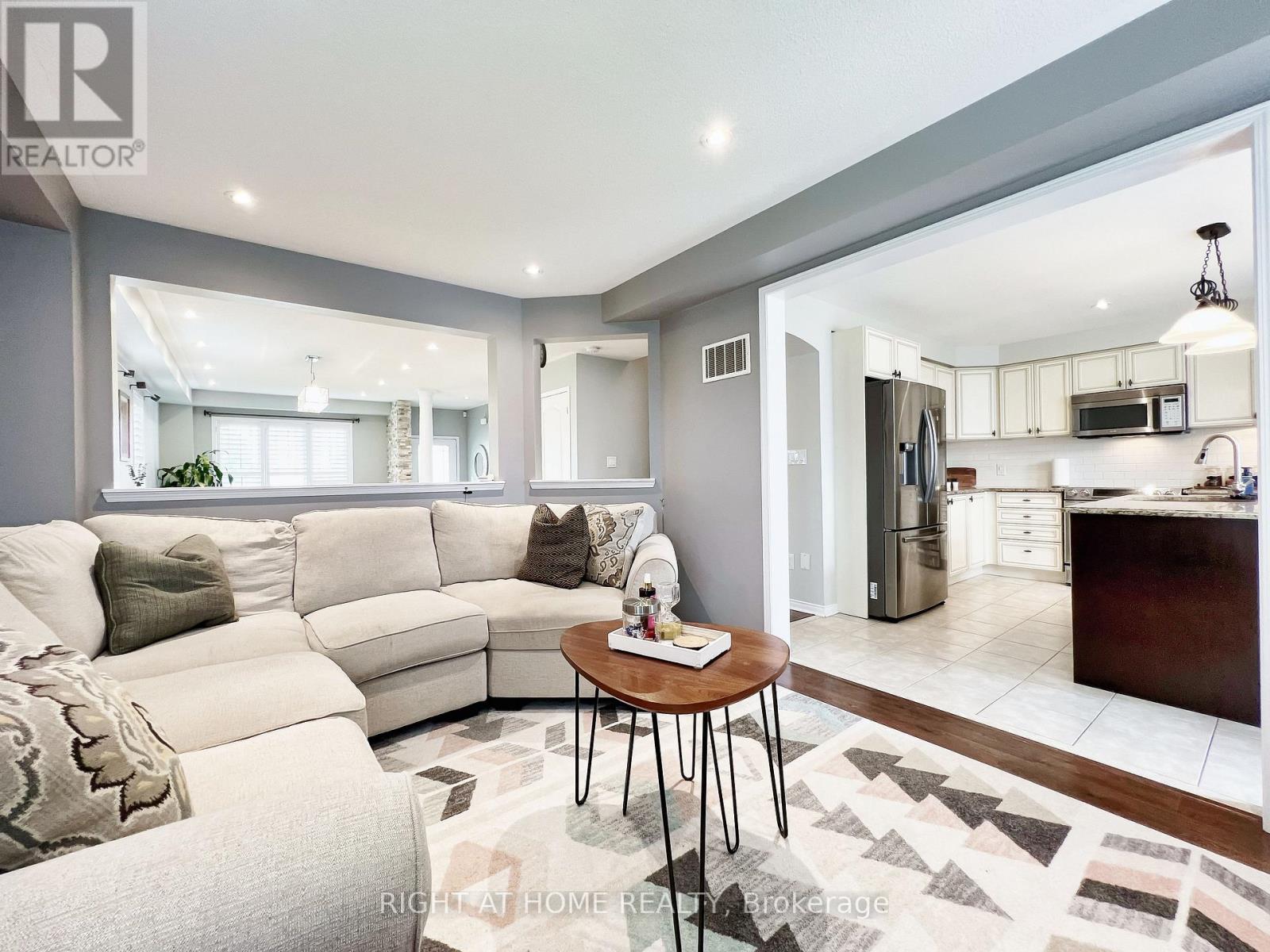 343 Miller Park Avenue, Bradford West Gwillimbury, Ontario  L3Z 0B9 - Photo 19 - N12954910