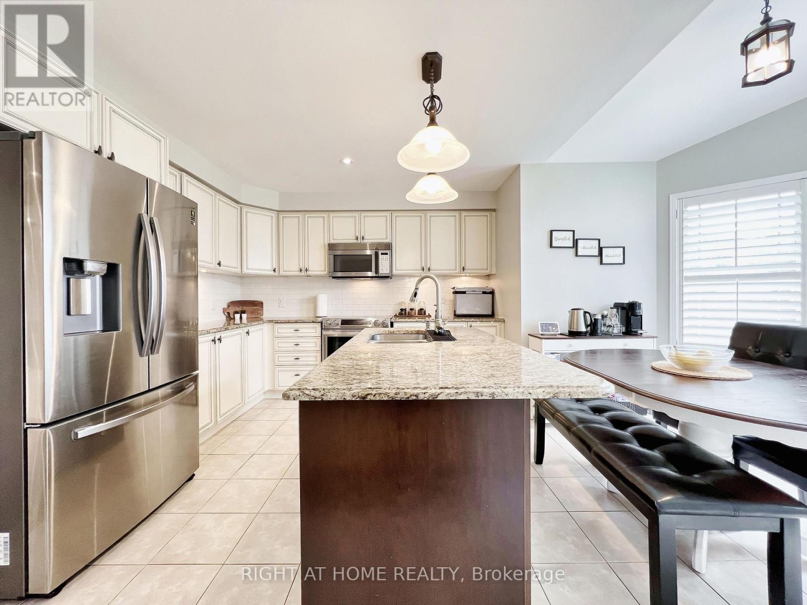 343 Miller Park Avenue, Bradford West Gwillimbury, Ontario  L3Z 0B9 - Photo 20 - N12954910