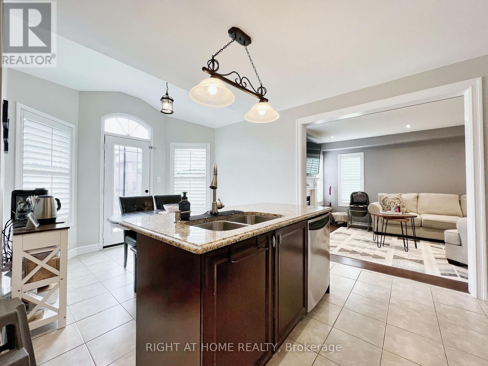 343 Miller Park Avenue, Bradford West Gwillimbury, Ontario  L3Z 0B9 - Photo 24 - N12954910