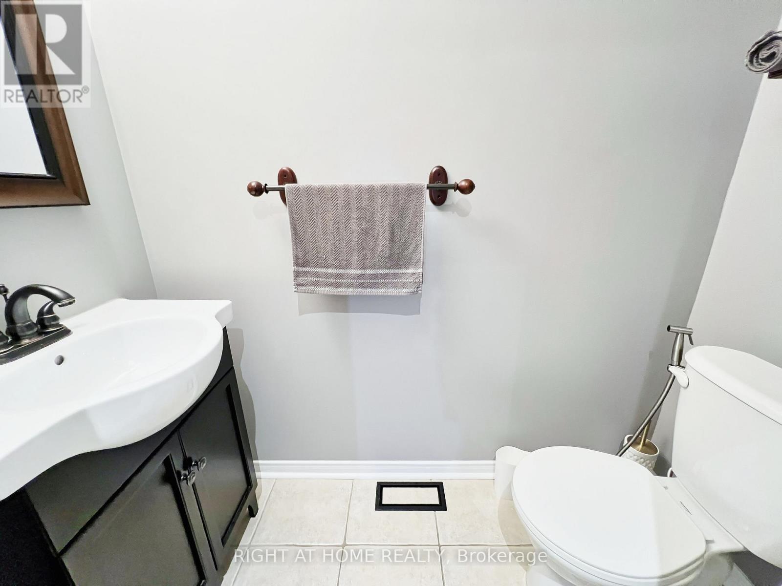 343 Miller Park Avenue, Bradford West Gwillimbury, Ontario  L3Z 0B9 - Photo 26 - N12954910