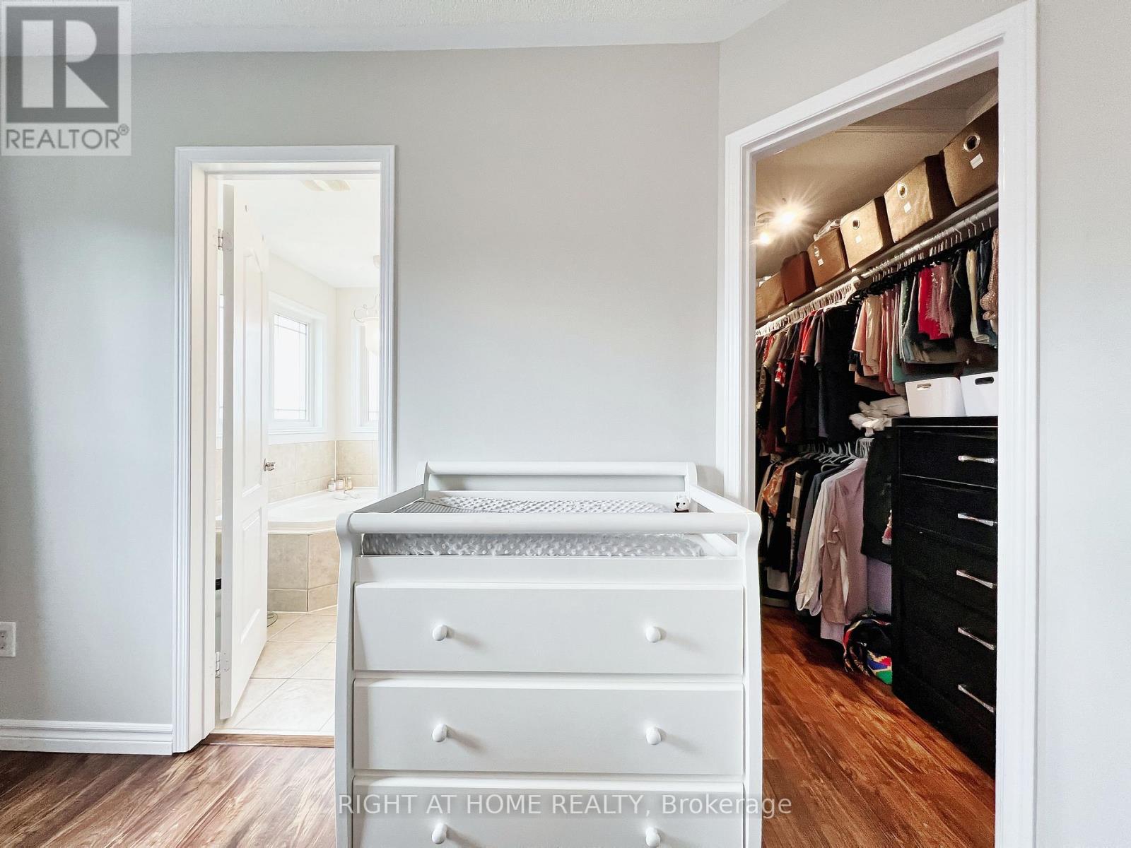 343 Miller Park Avenue, Bradford West Gwillimbury, Ontario  L3Z 0B9 - Photo 30 - N12954910