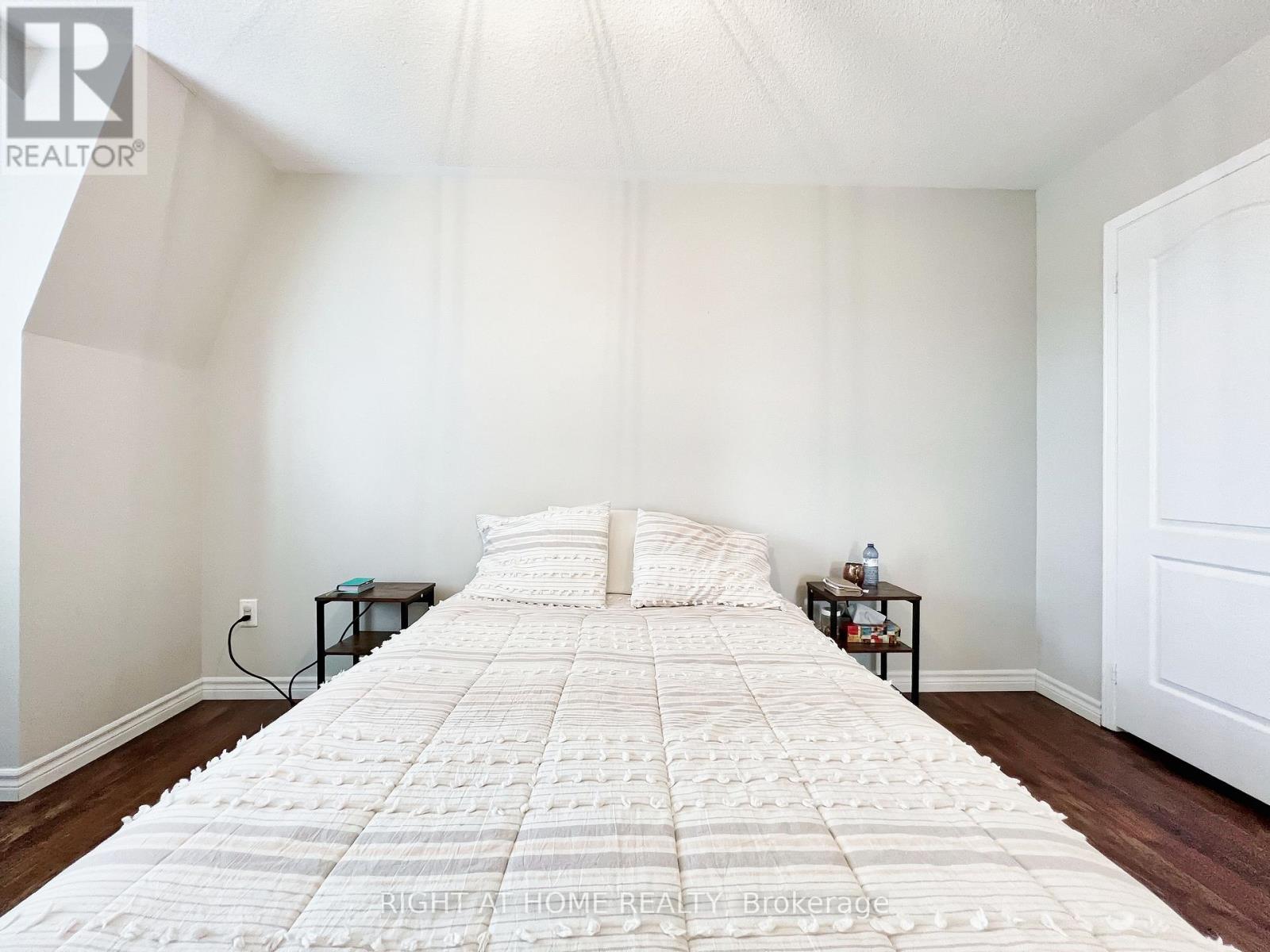 343 Miller Park Avenue, Bradford West Gwillimbury, Ontario  L3Z 0B9 - Photo 35 - N12954910