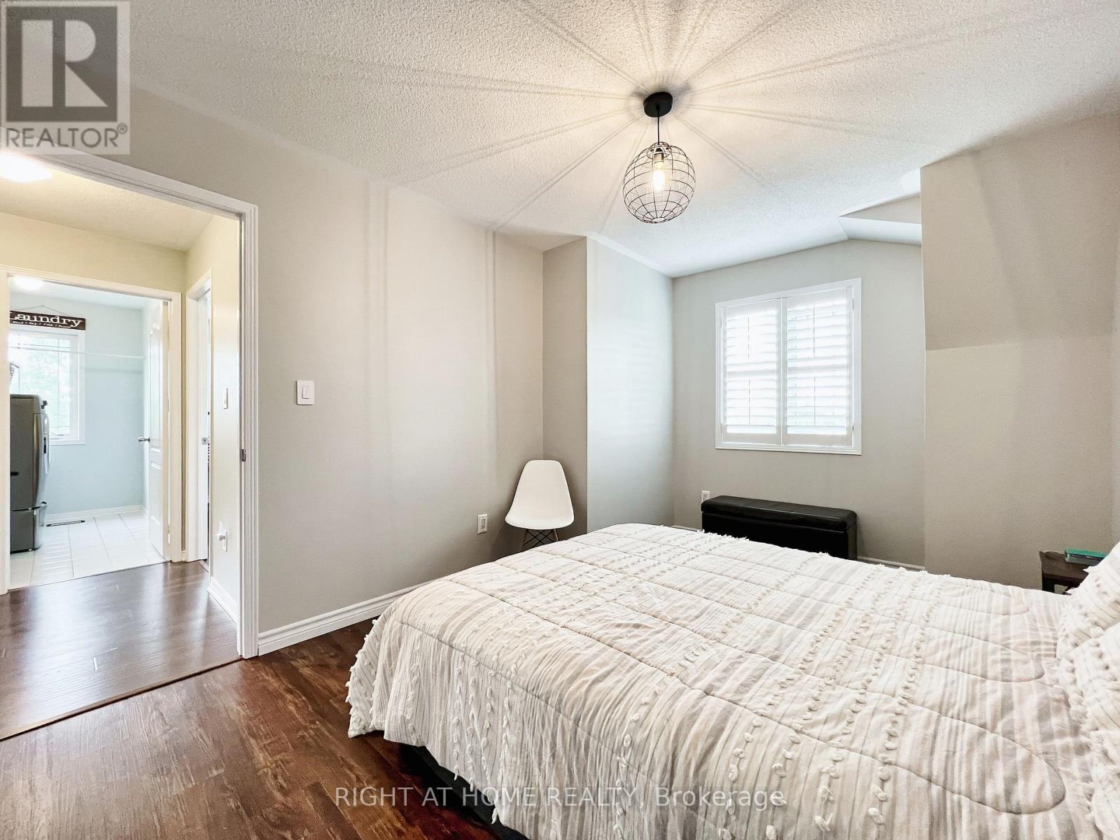 343 Miller Park Avenue, Bradford West Gwillimbury, Ontario  L3Z 0B9 - Photo 37 - N12954910