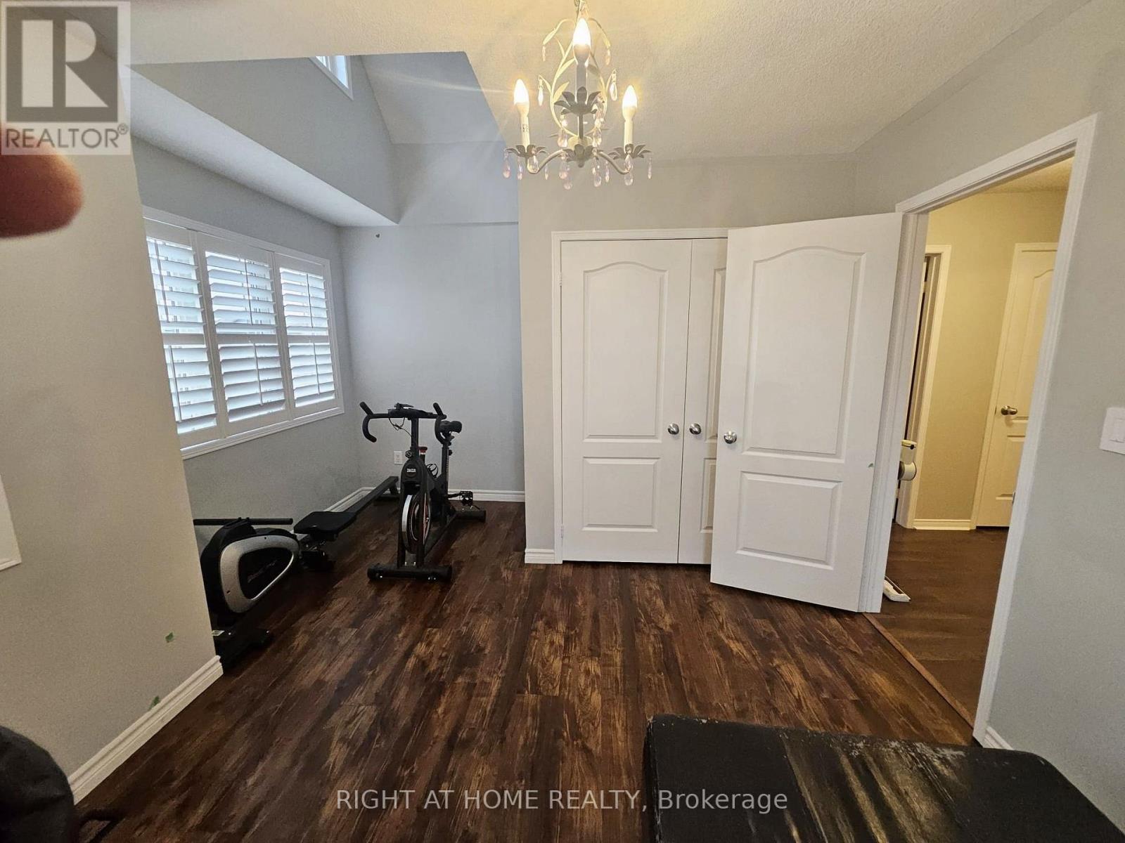 343 Miller Park Avenue, Bradford West Gwillimbury, Ontario  L3Z 0B9 - Photo 38 - N12954910