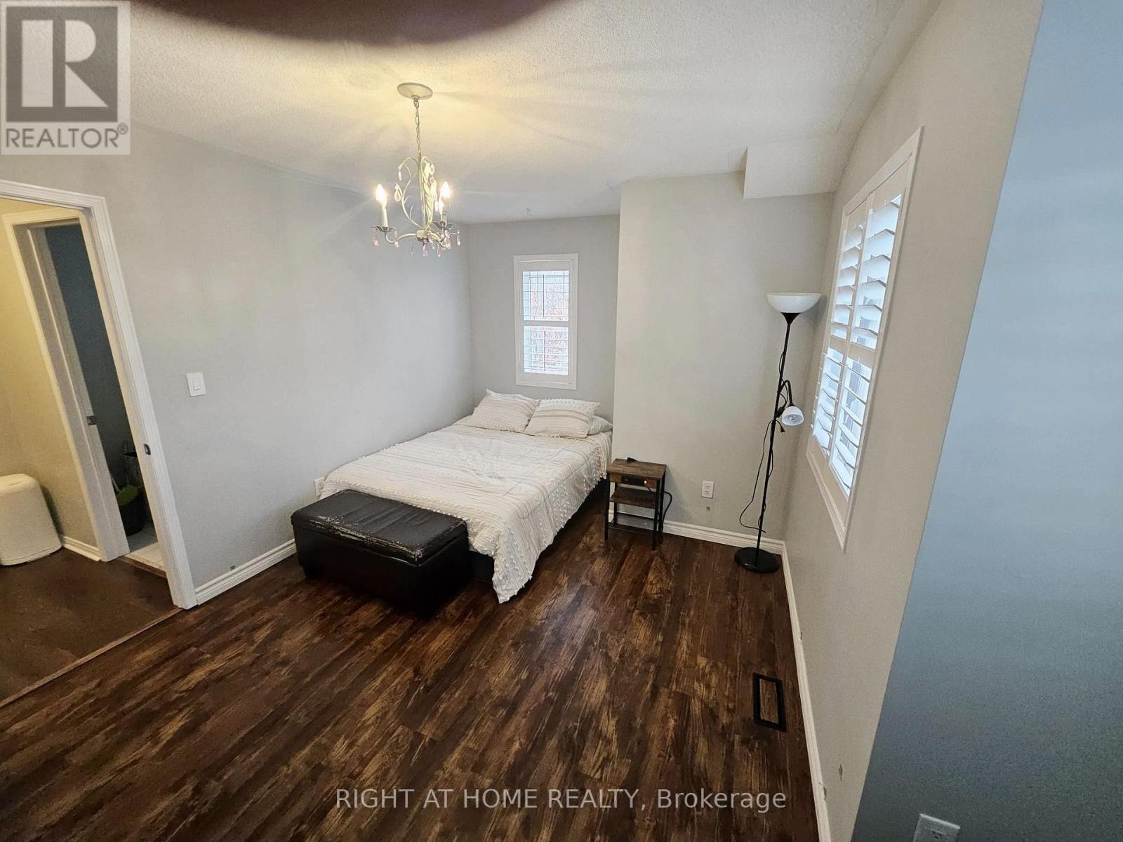 343 Miller Park Avenue, Bradford West Gwillimbury, Ontario  L3Z 0B9 - Photo 39 - N12954910