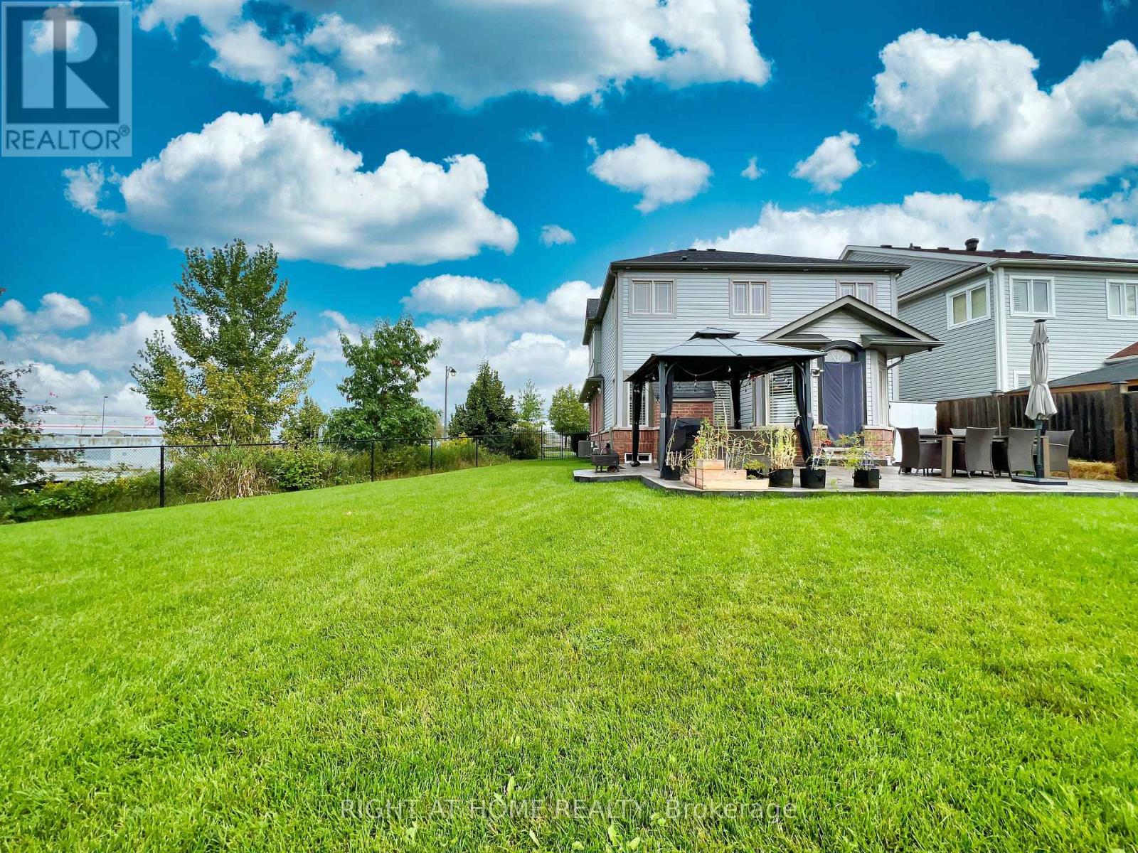 343 Miller Park Avenue, Bradford West Gwillimbury, Ontario  L3Z 0B9 - Photo 40 - N12954910