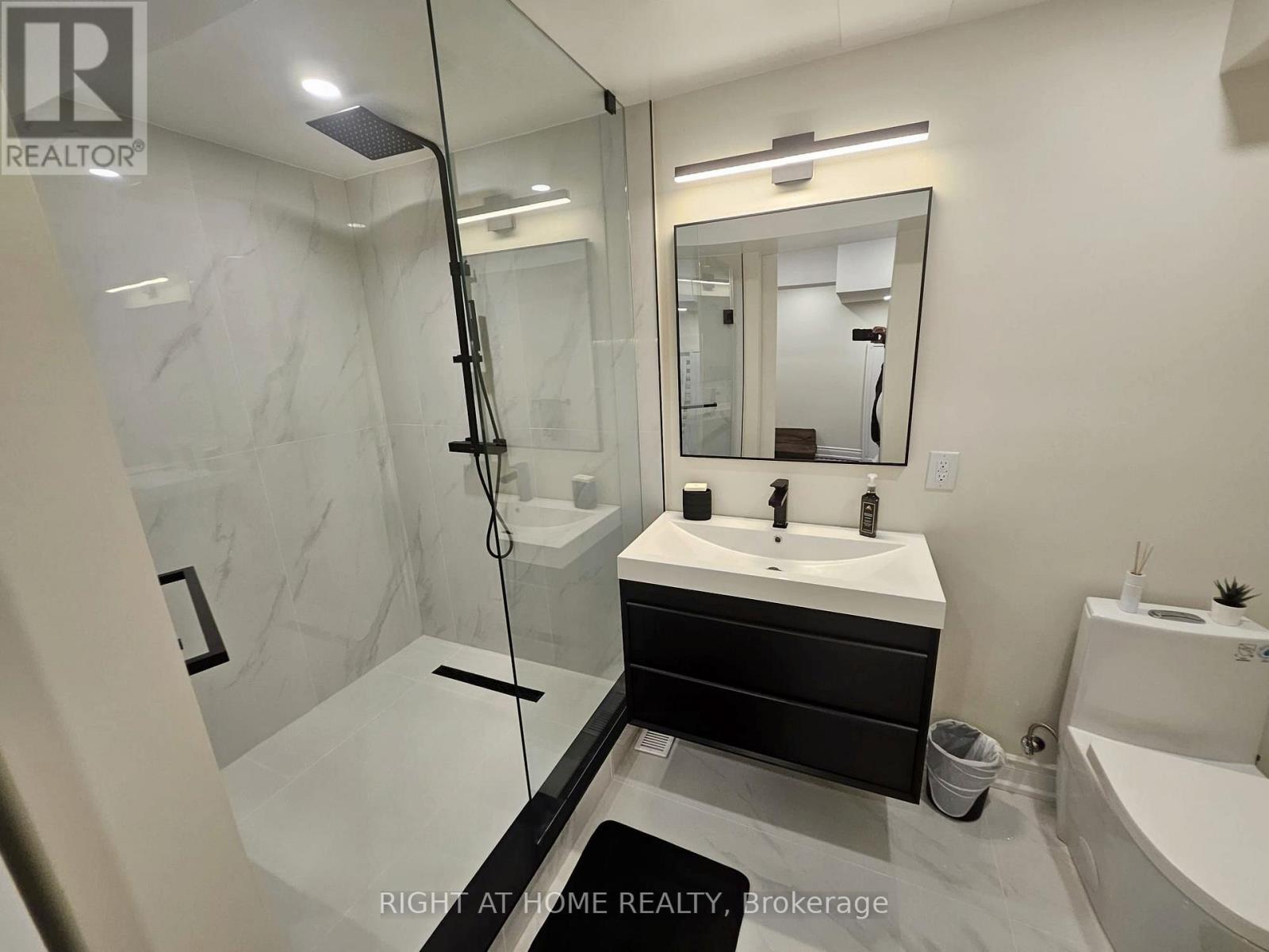 343 Miller Park Avenue, Bradford West Gwillimbury, Ontario  L3Z 0B9 - Photo 42 - N12954910