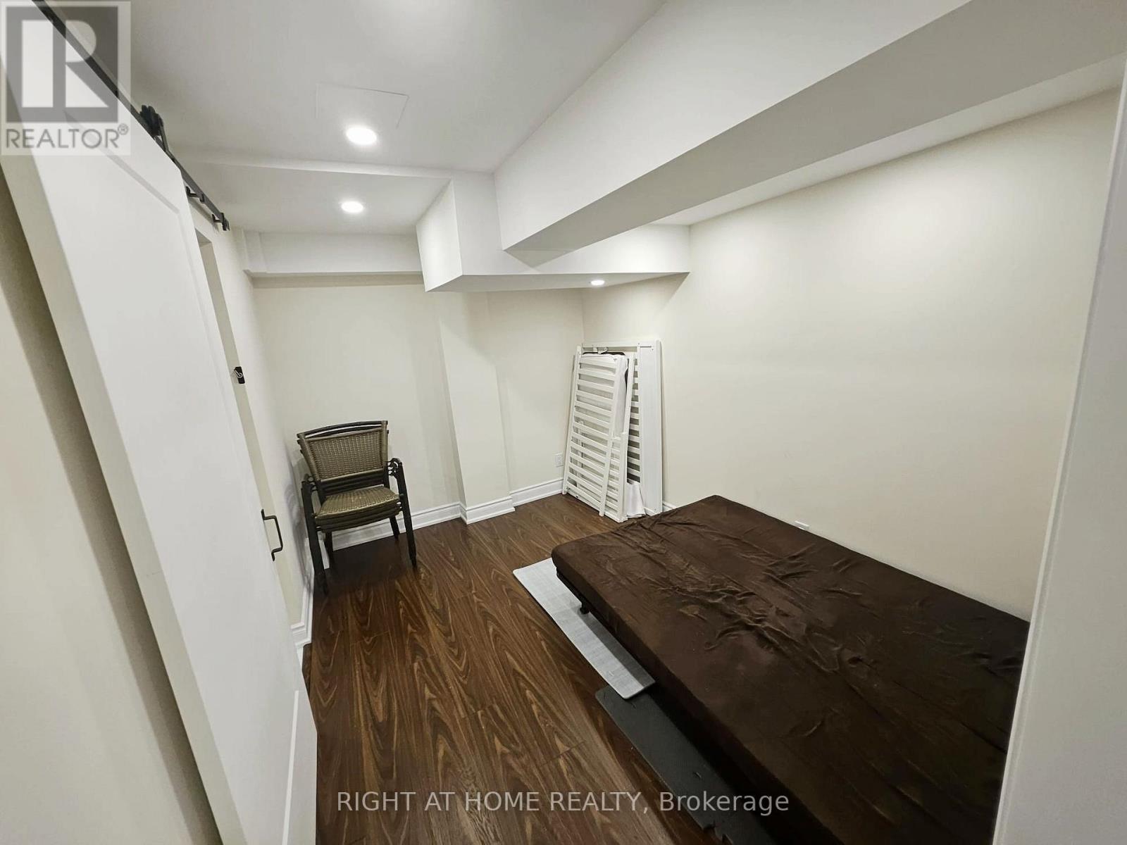 343 Miller Park Avenue, Bradford West Gwillimbury, Ontario  L3Z 0B9 - Photo 44 - N12954910