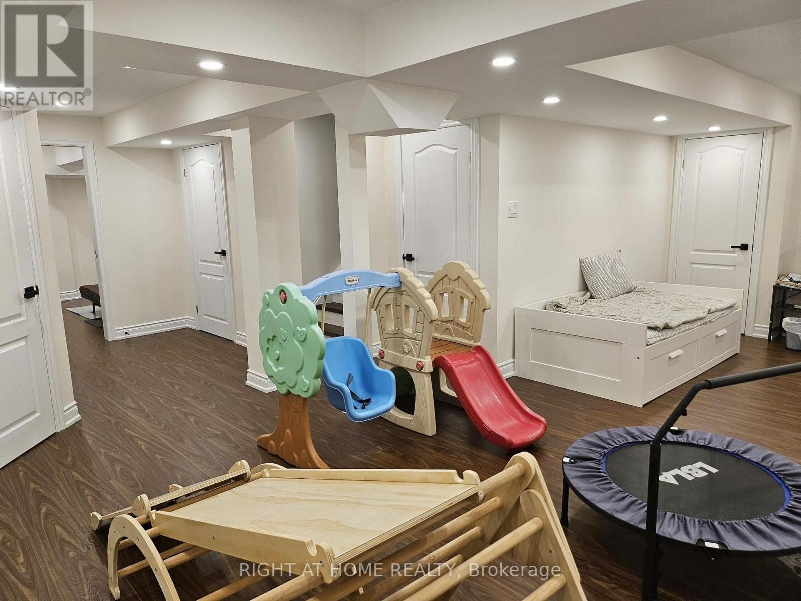 343 Miller Park Avenue, Bradford West Gwillimbury, Ontario  L3Z 0B9 - Photo 45 - N12954910