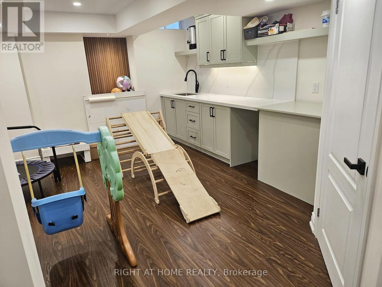 343 Miller Park Avenue, Bradford West Gwillimbury, Ontario  L3Z 0B9 - Photo 47 - N12954910