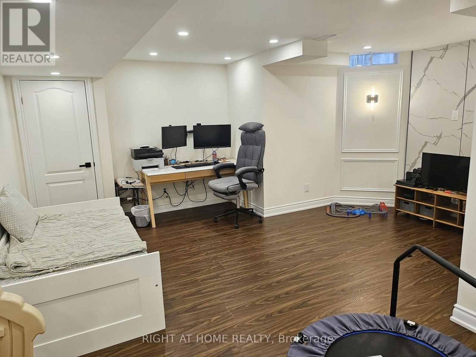 343 Miller Park Avenue, Bradford West Gwillimbury, Ontario  L3Z 0B9 - Photo 50 - N12954910