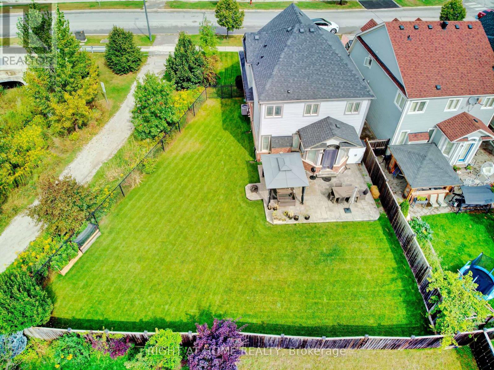 343 Miller Park Avenue, Bradford West Gwillimbury, Ontario  L3Z 0B9 - Photo 7 - N12954910