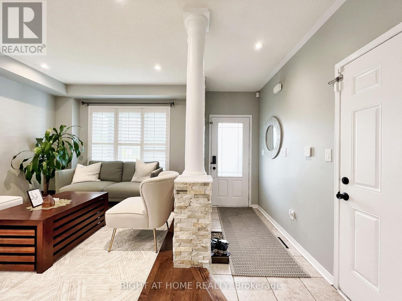 343 Miller Park Avenue, Bradford West Gwillimbury, Ontario  L3Z 0B9 - Photo 9 - N12954910